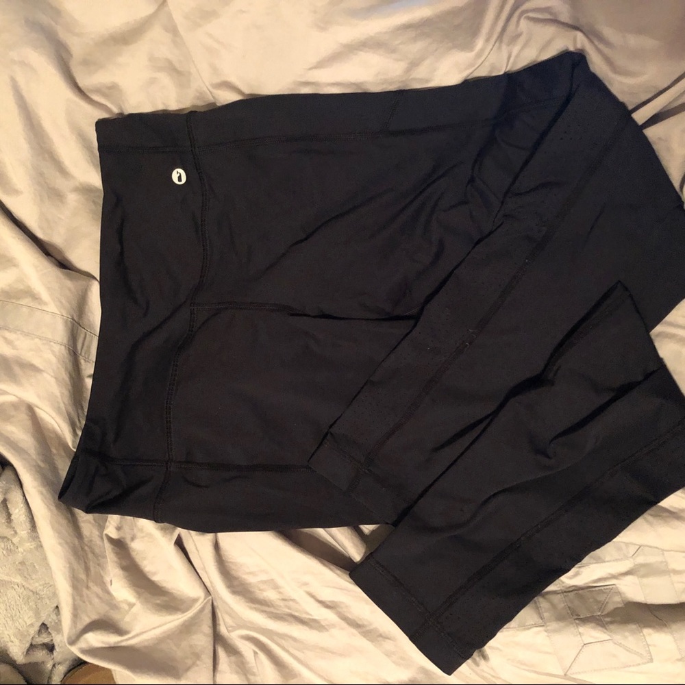 Vineyard Vine Performance Capri Leggings- Black
